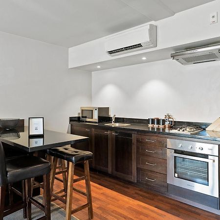 Lakeside Living - Modern 2-Bedroom Apartment Queenstown Exterior foto